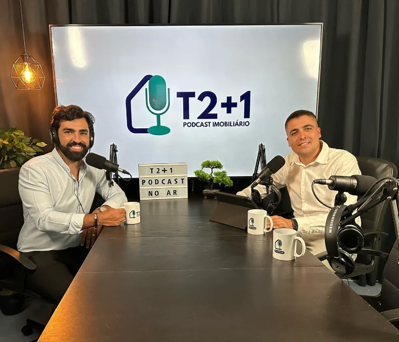 Michael Salomon no estúdio do T2+1 Podcast Imobiliário